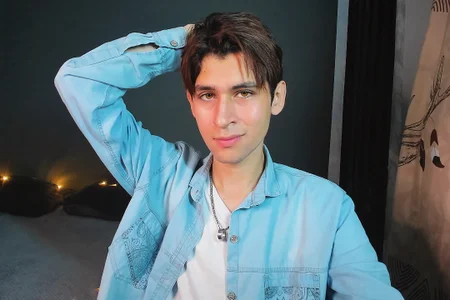 mr_erik_grey Public Pic 2