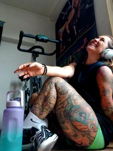 Public od Sara_Valkyri  5 snímek