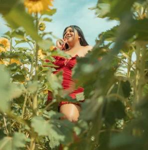 BiancaFollerach photos with beautiful sunflowers 🌻 사진