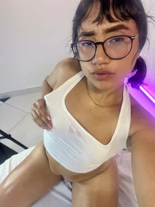Ana_petter Una morena juguetona 😈🔥💦  5টি ছবি