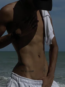 Milo_K day of beach Immagine  3
