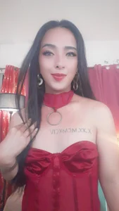 Seductive_Amanda Lady in Red Gambar 3