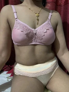 Honey_Girl69 Too Hotty slika