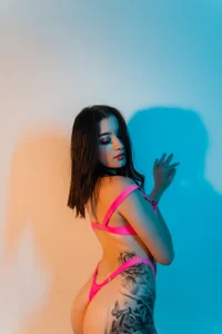 CamileHolmes Outfit Pink Pic 4