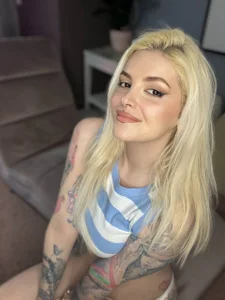 👅💦 de AndiaHart  2 Imagens