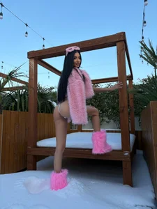 MadisonKroft Winter is here Foto 3