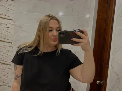 -LinaLove- Public Pic 2