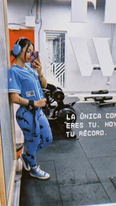 sallybrown_ gym time Bilde 5