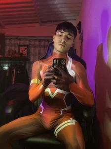 dylan_fun18のCosplays Dylan 🔥🐦‍🔥の 2枚の写真