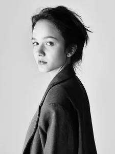 MichelleRoux black and white paints🖤🤍  3টি ছবি