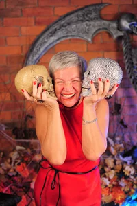 roxana_brooks I already feel like my favorite scary holiday is coming. I'll powerful witch Pic 5