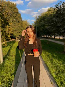 OliviaVex Public Pic 3