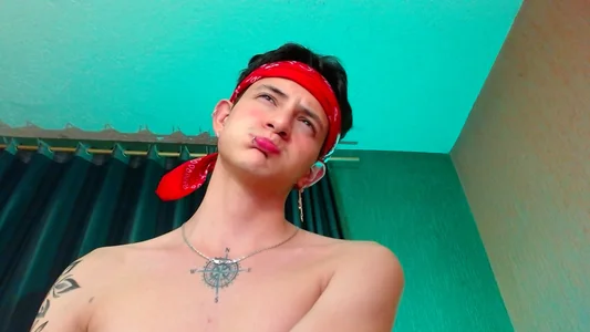 GabyThoms smile art Pic