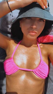 MiraWonder's photo
