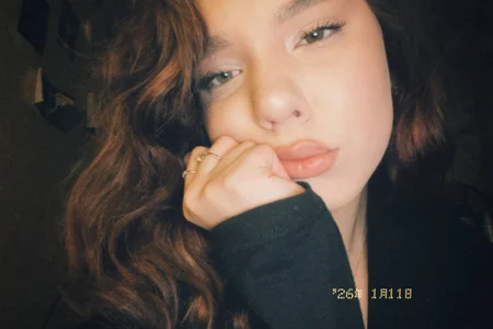 Mia_Brurherts Public Pic 3