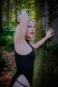 Moistdevil Im Forst Poză 7