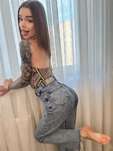 mc-Olivia Public Pic 5