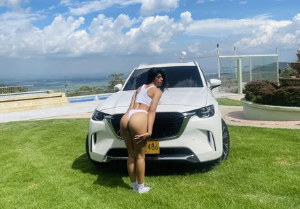 WHITE🤍 de Ambersfoxx  Imagens