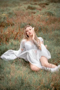 Lally_Valencia__ Sublime 🍃 Pic 7