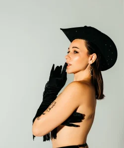 EdenSolis Public Pic 4