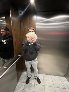 hungkubenski: Public ( 2 фото)