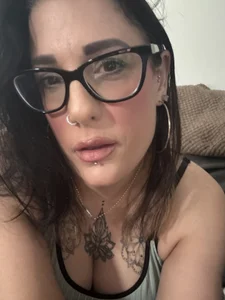 IvyBelleMilf Public Pic 4