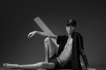 IzzyHiltton_ negro y blanco Pic