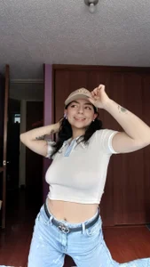 anntonella_watson A nice outfit Pic 4