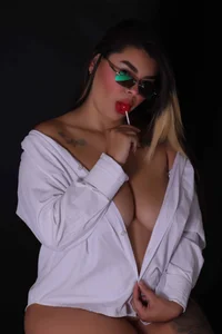 katy_deep Come out of curiosity... stay out of desire Foto