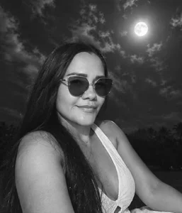 Nathy_01 Our moon Poză 2