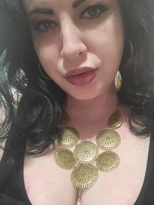 alluringavrilxo: Public ( фото)