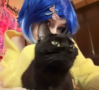 MeviCoral Photo with a cat❤️ Pic 6