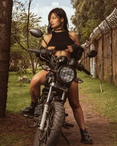 anne_dh Public Pic 3