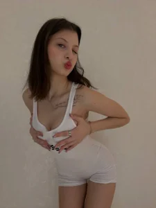 LouiseChavez pure😶‍🌫️ Pic 3