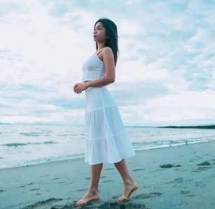 UrHotSexyShine Love Beach Pic 2