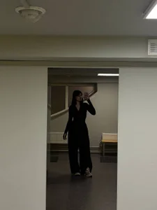 SallieStrahin Public Kuva