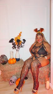 NahomiAndrew kullanıcısının Candy Queen 🔥😈 albümü -  4 fotoğraf