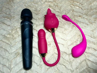 Emily_Thompson33 MY TOYS Pic 4