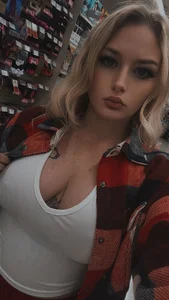 Milf-N-Kookies Public Pic 7