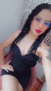 kata-gomez 💜 Pic 4