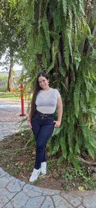 loreen_grey Paseando por tu ciudad 🌲🍃 Foto 8