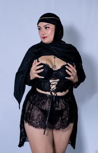 azaharaaa_Simply Azahara Bild