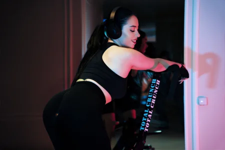 MadilynFox Sweat now, sin later😈 Foto 3