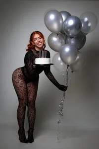 emyli_sw_: celebrate with me ( 3 фото)