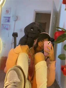 cute model 🫣🥰 de osamu_tay  2 Imagens