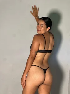 Chloe_y_DanteのSexy Chloeの 5枚の写真