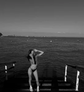 Emilia-Erooy Public slika 5