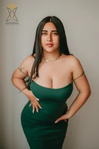 serenna_se Overflowing Emotions: The Duel between Elegance and Freedom Pic