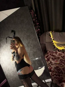 JOI_Amy: Public ( 8 фото)
