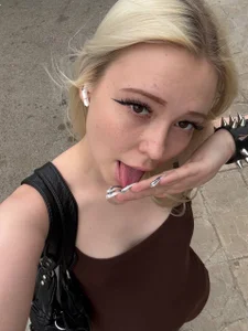 Public od Nikaswag449  5 snímek